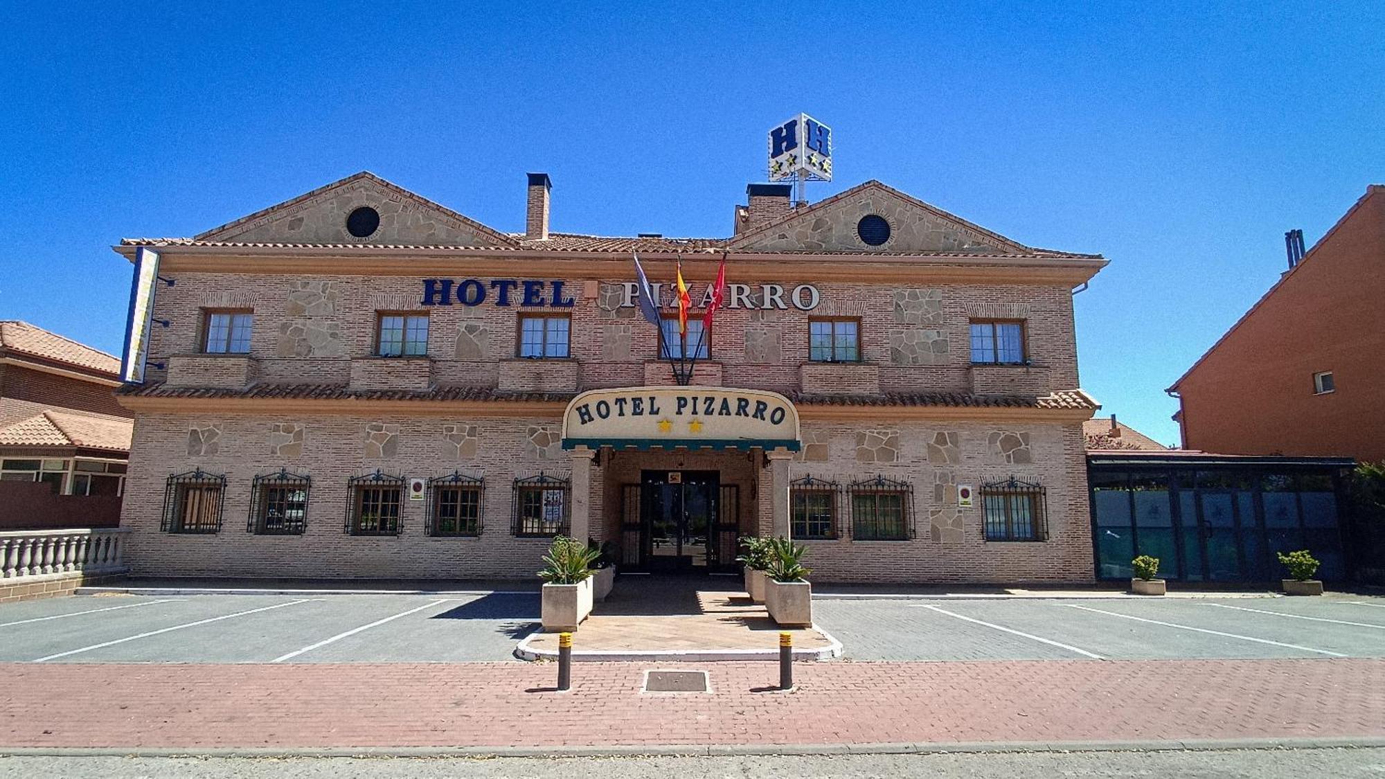 Hotel Pizarro ウマネス・デ・マドリード エクステリア 写真